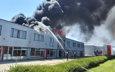 Fotovoltaika pod palbou: Jak předejít požárům a zvýšit bezpečnost instalací